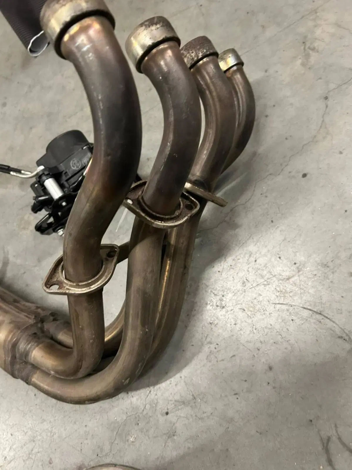 Collettore scarico Suzuki GSR 750 2010/2015 (2)