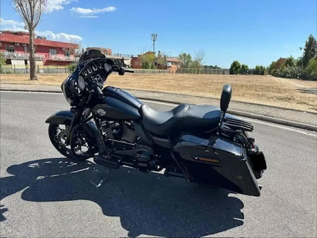Harley-Davidson 114 Street Glide Special (2019 - 20) - FLHXS (2)
