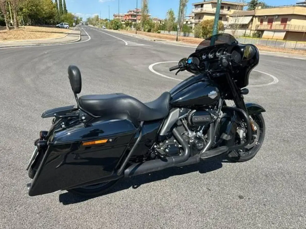 Harley-Davidson 114 Street Glide Special (2019 - 20) - FLHXS (4)