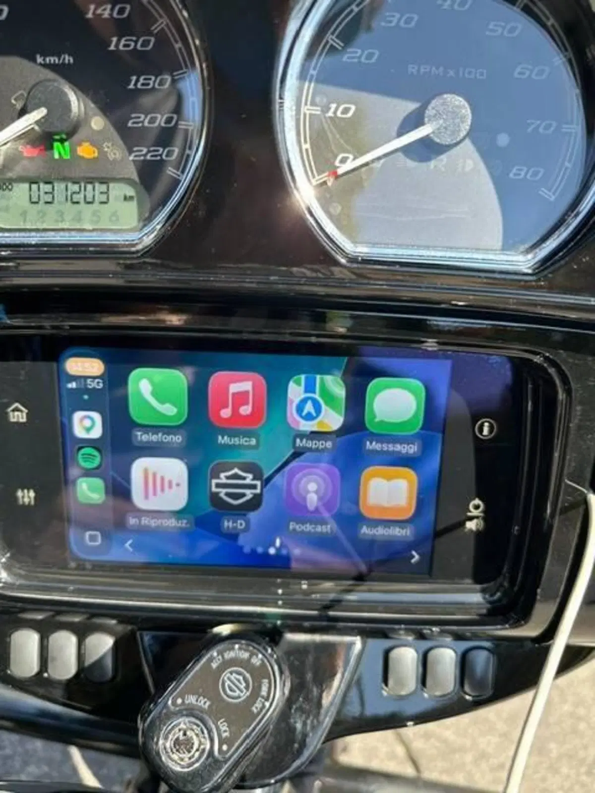 Harley-Davidson 114 Street Glide Special (2019 - 20) - FLHXS (11)