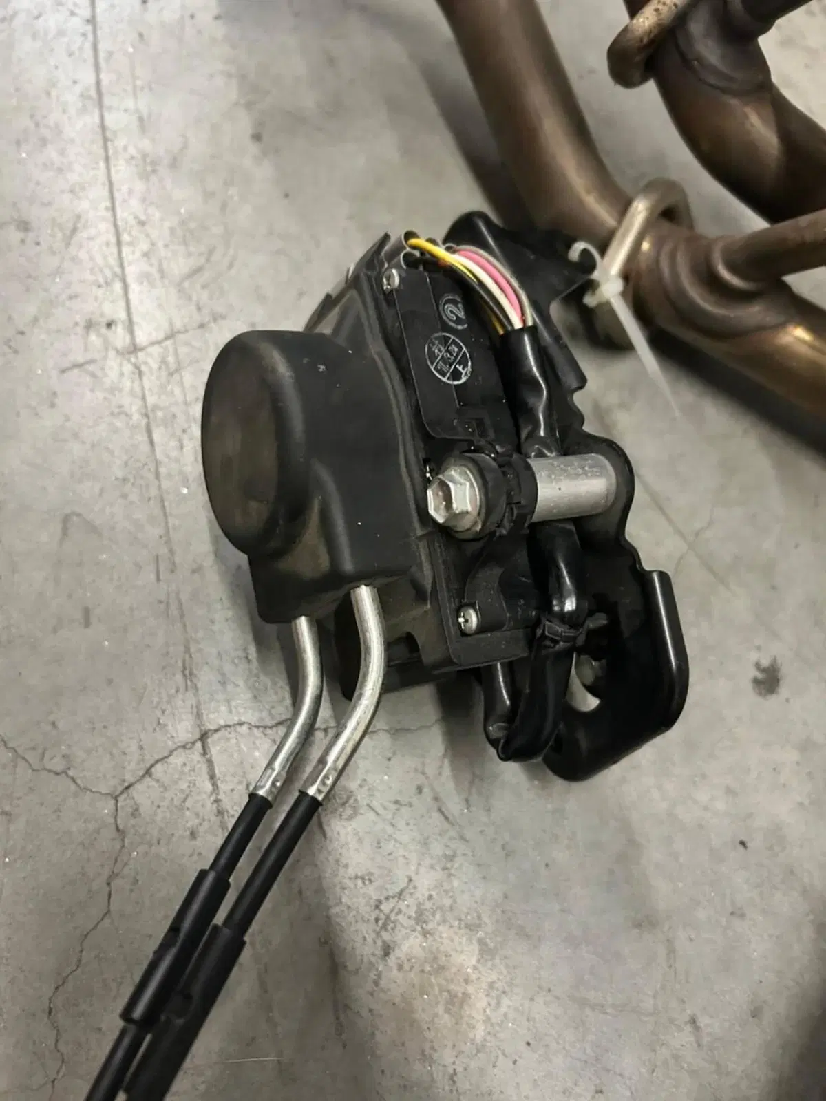 Modulo valvola scarico con cavi Suzuki GSR 750 201