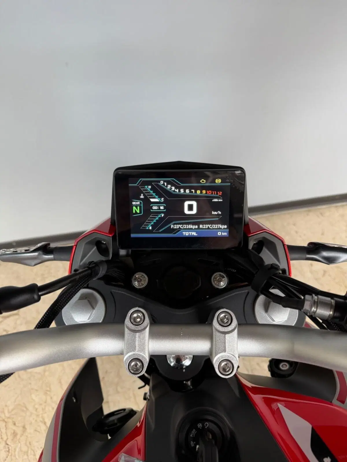 QJ Motor SRK 125 S (2025 - 26) (3)