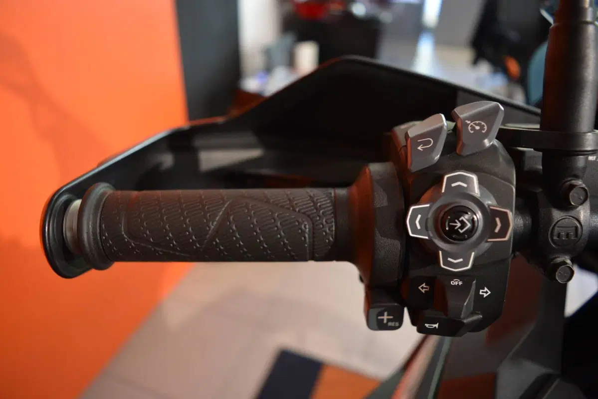 KTM 1290 Super Adventure S (2021 - 25) (11)