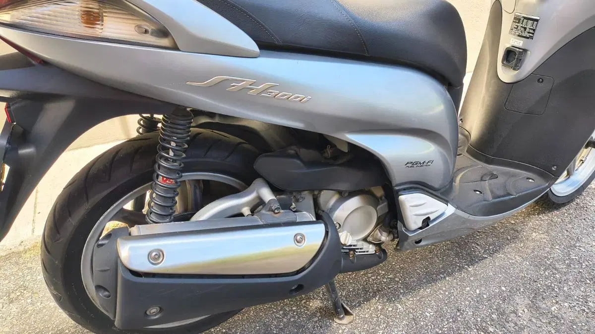 Honda SH 300 i (2006 - 10) (4)