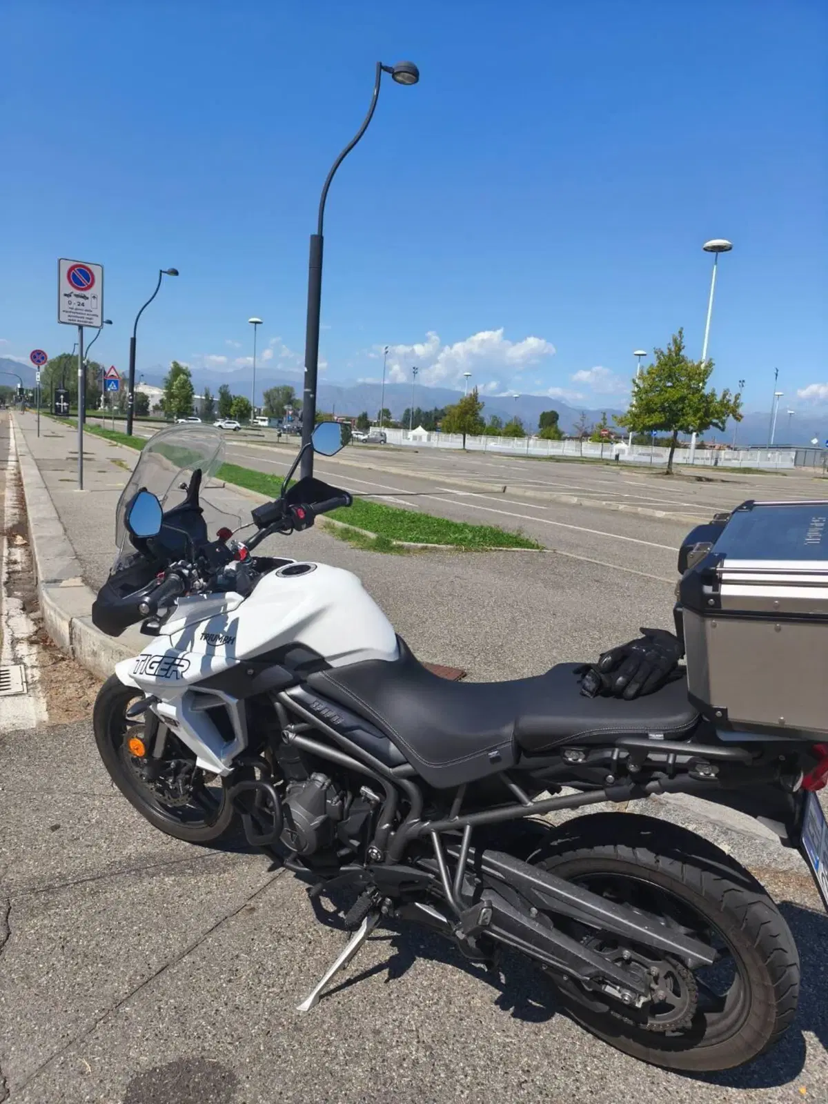 Triumph Tiger 800 XRx (2018 - 20) (2)