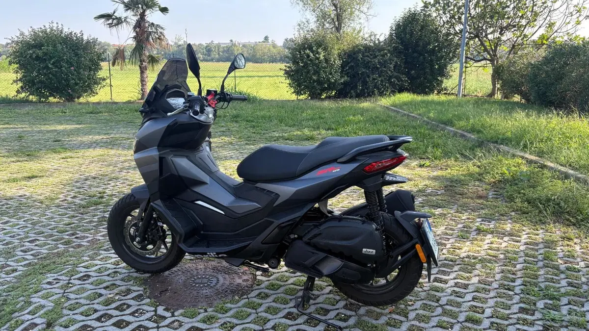 Aprilia SR GT 125 (2025 - 26) (6)