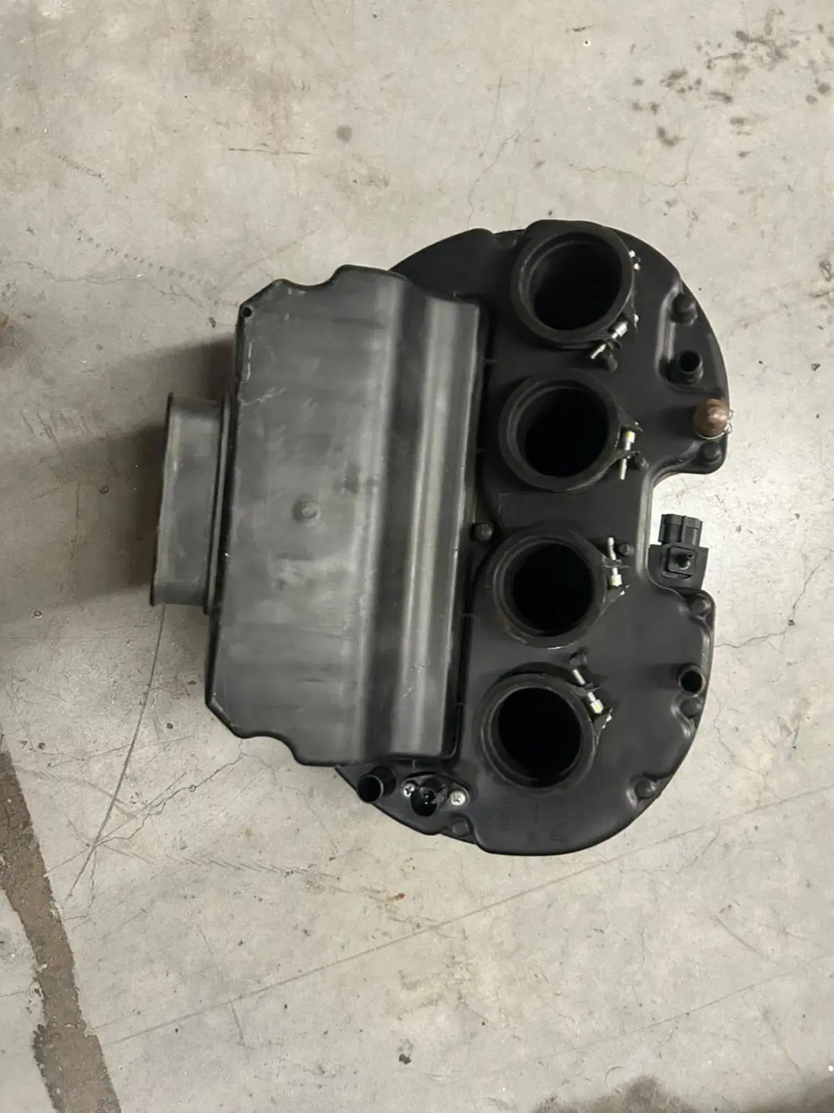 Airbox Suzuki GSR 750 2010/2015