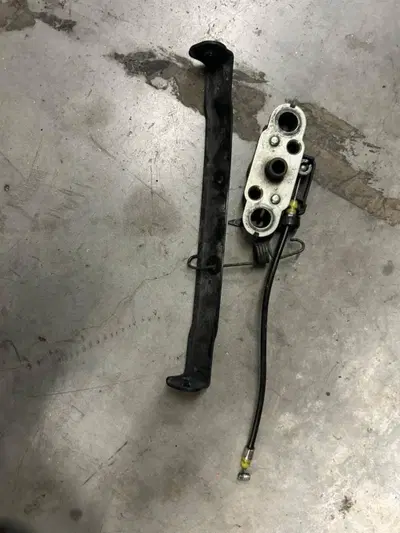 Serratura sella completa di cavo Suzuki GSR 750 20