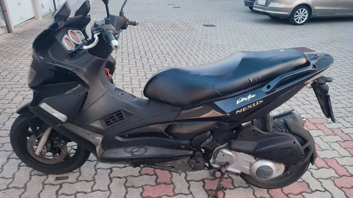 Gilera Nexus 300 (2007 - 13) (7)
