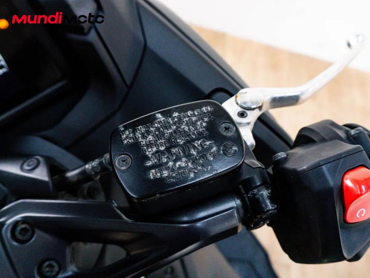 Yamaha T-Max 560 (2025 - 26) (13)
