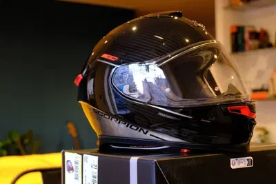 Scorpion EXO-GT SP Air Full Carbon taglia L – 1 us Scorpion Helmets
