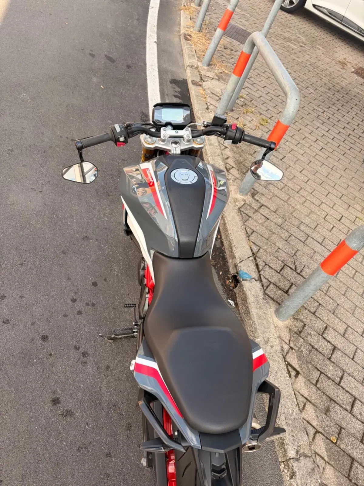Bmw G 310 R (2021 - 25) (3)