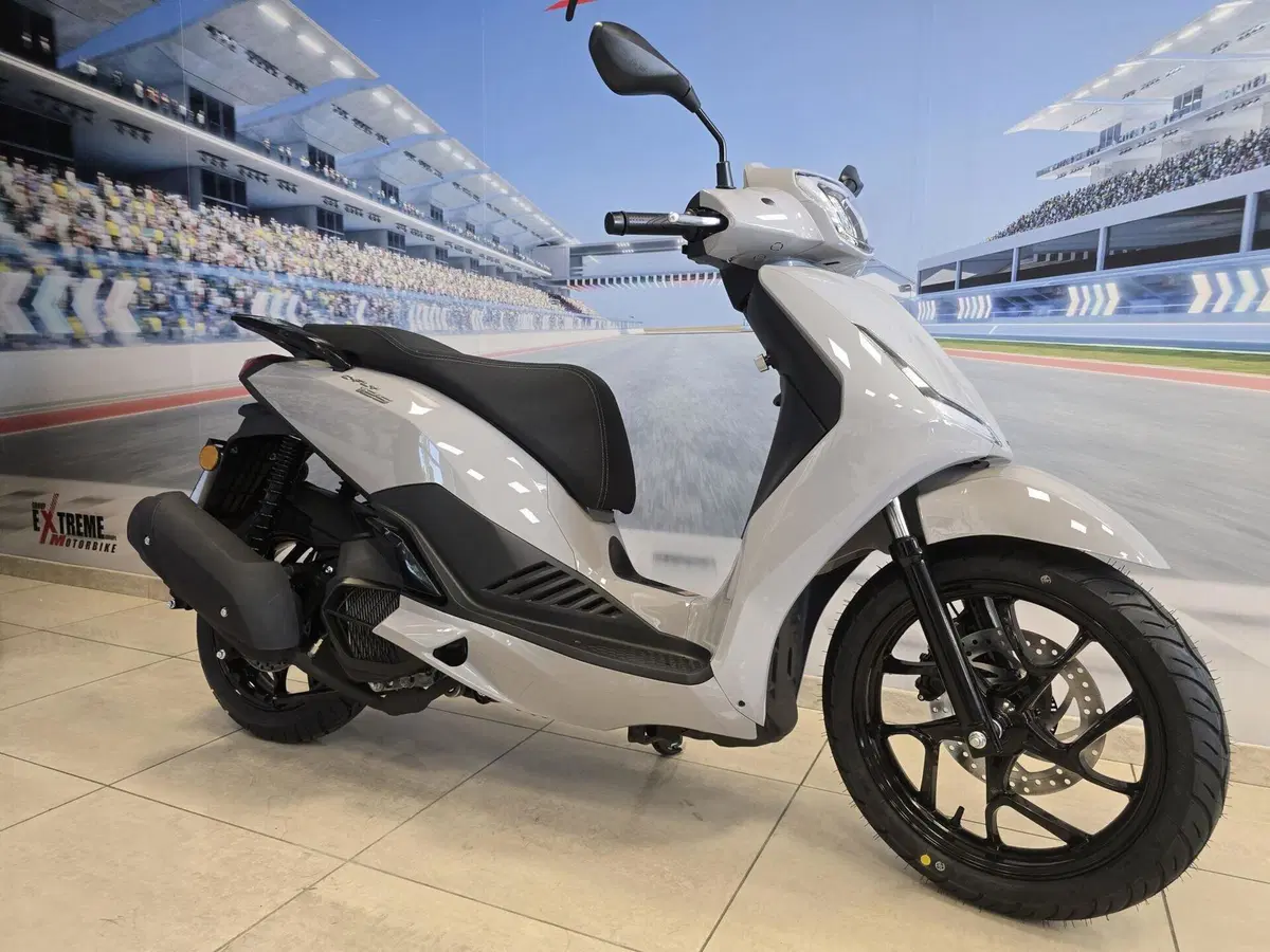 Swm C-Fly 125 (2026) (2)