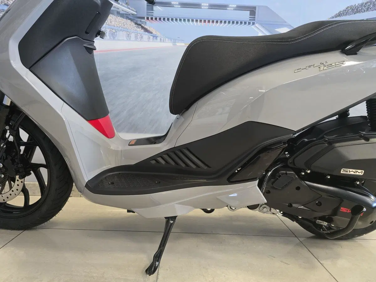 Swm C-Fly 125 (2026) (10)