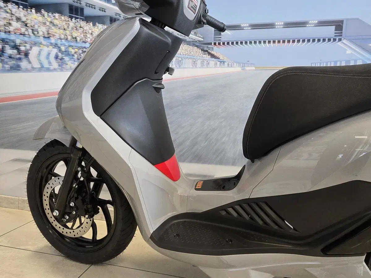 Swm C-Fly 125 (2026) (11)