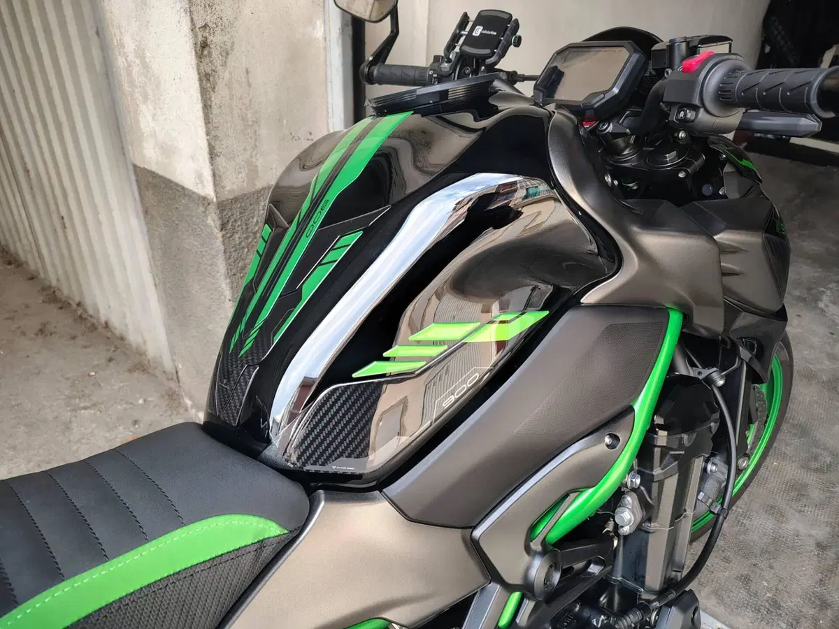 Kawasaki Z 900 (2021 - 24) (5)