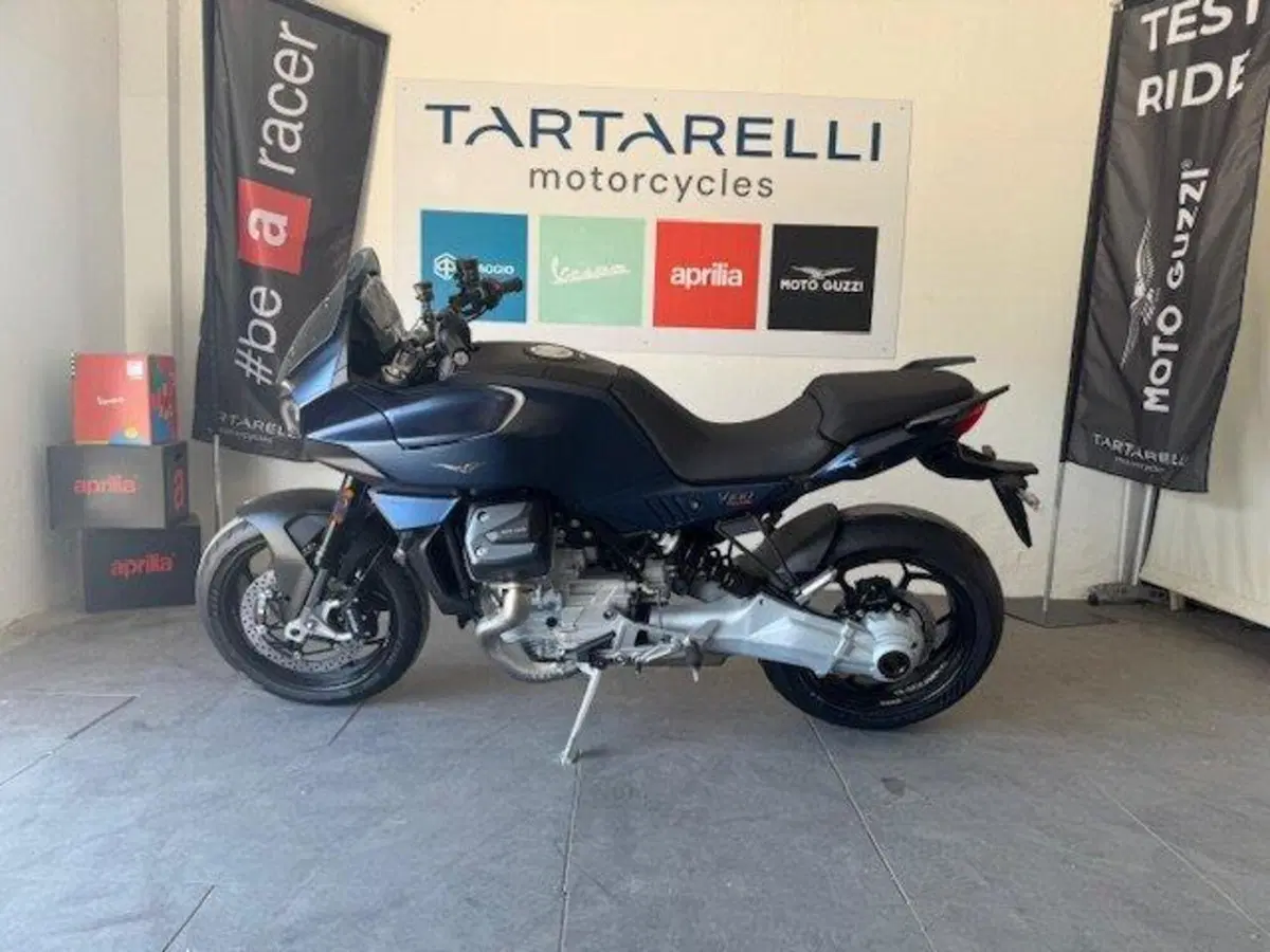Moto Guzzi V100 Mandello (2025 - 26)