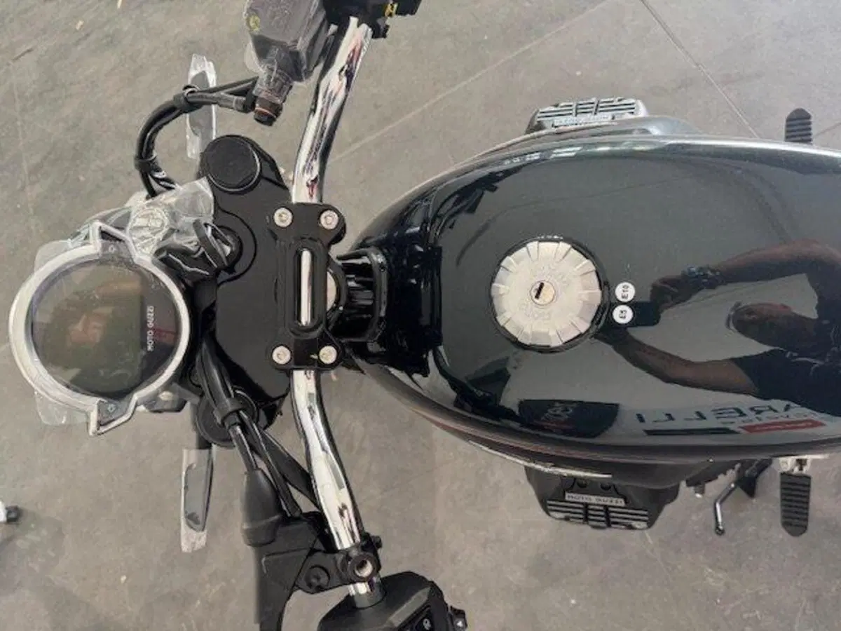 Moto Guzzi V7 Special (2025 - 26) (4)