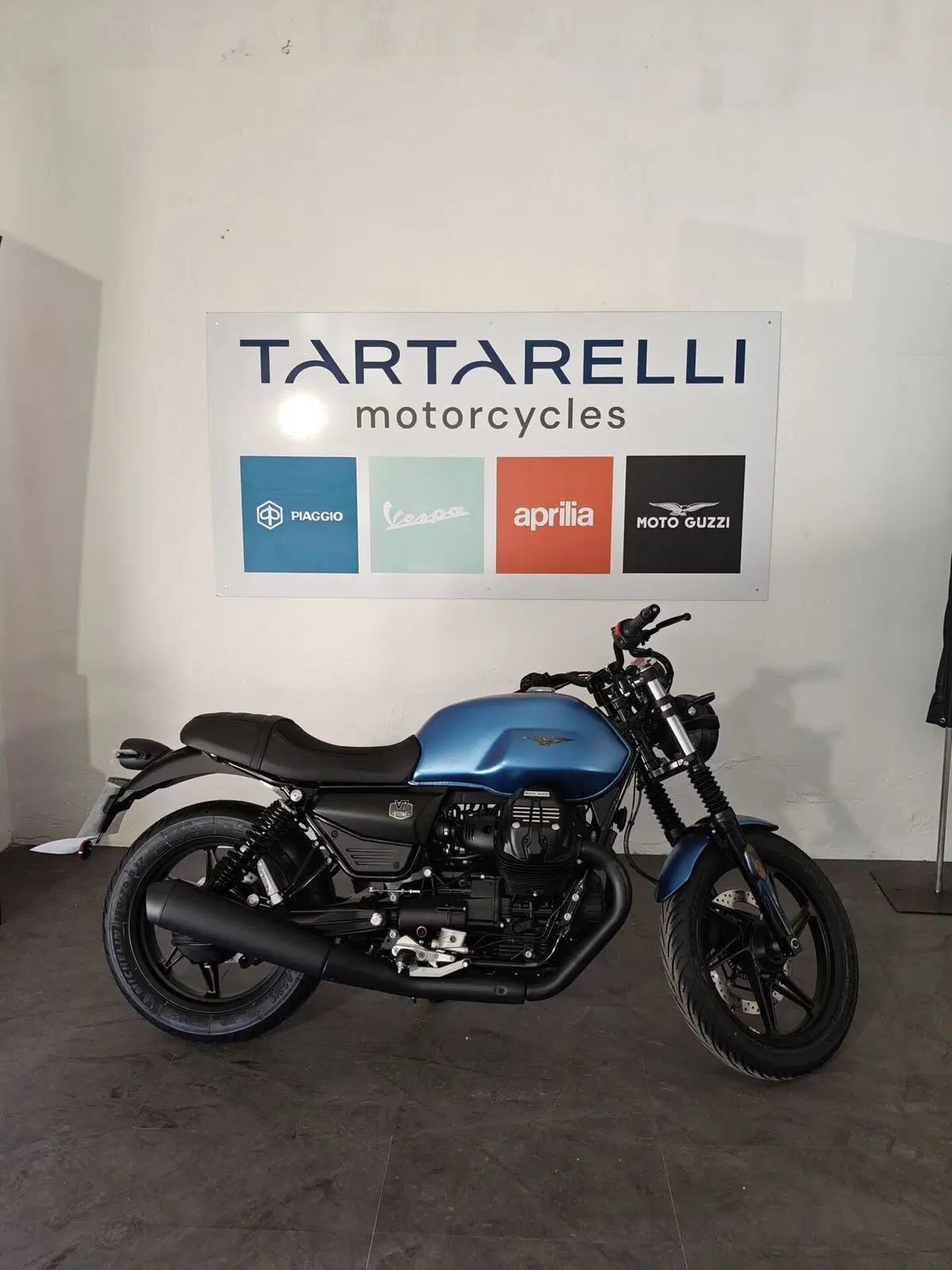 Moto Guzzi V7 Stone (2025 - 26) (6)