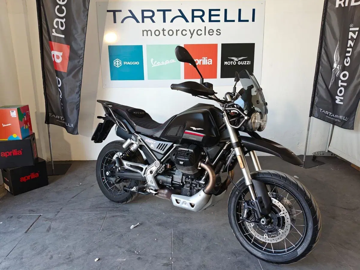 Moto Guzzi V85 TT (2021 - 23) (4)