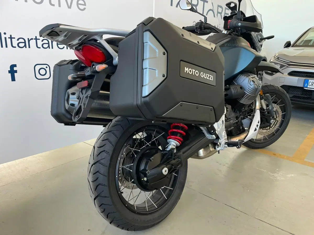 Moto Guzzi V85 TT Travel (2024 - 26) (4)