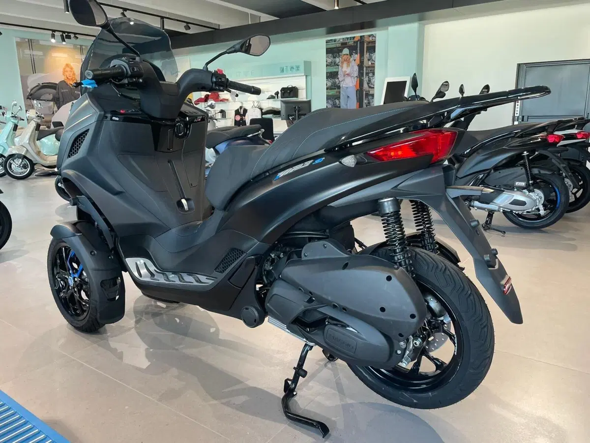Piaggio MP3 310 Sport (2025 - 26) (3)
