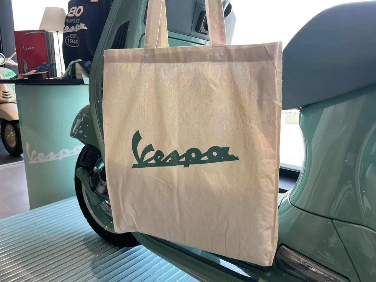 Vespa GTS 310 80th (2026) (6)