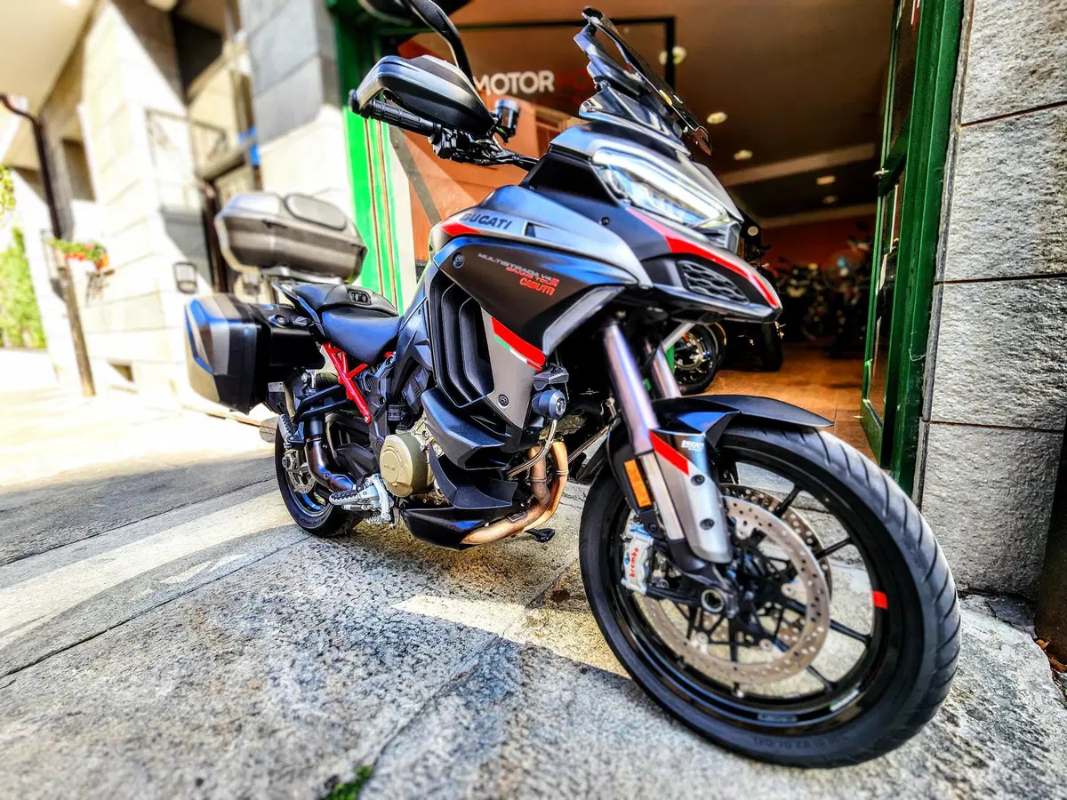 Ducati Multistrada V4 S Grand Tour (2024) (7)