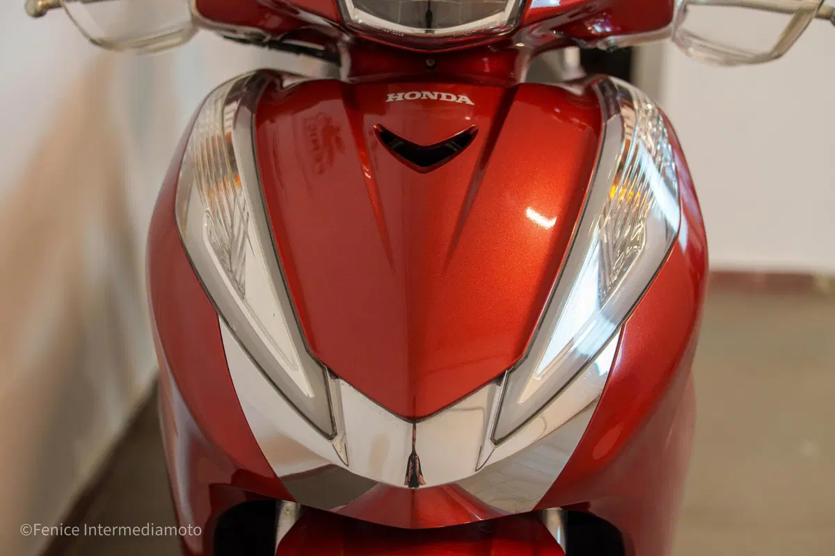Honda SH 300 i ABS (2016 - 20) (4)