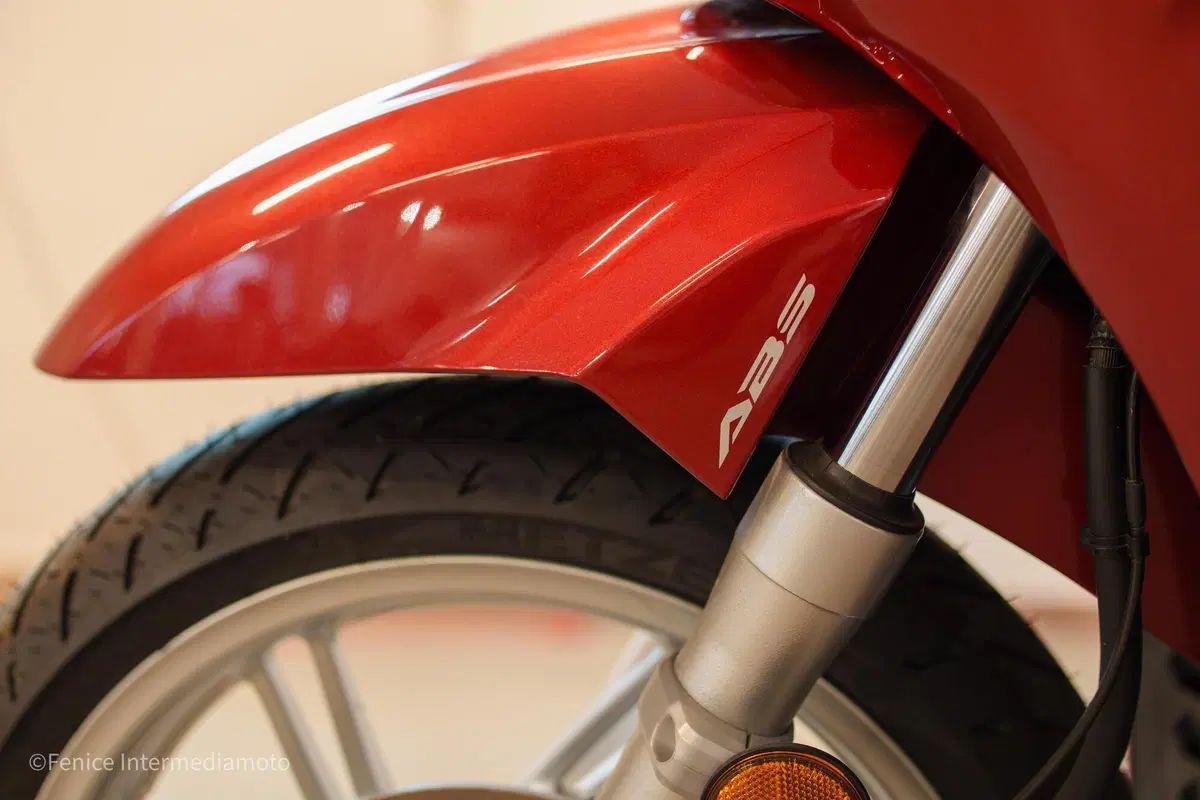 Honda SH 300 i ABS (2016 - 20) (9)
