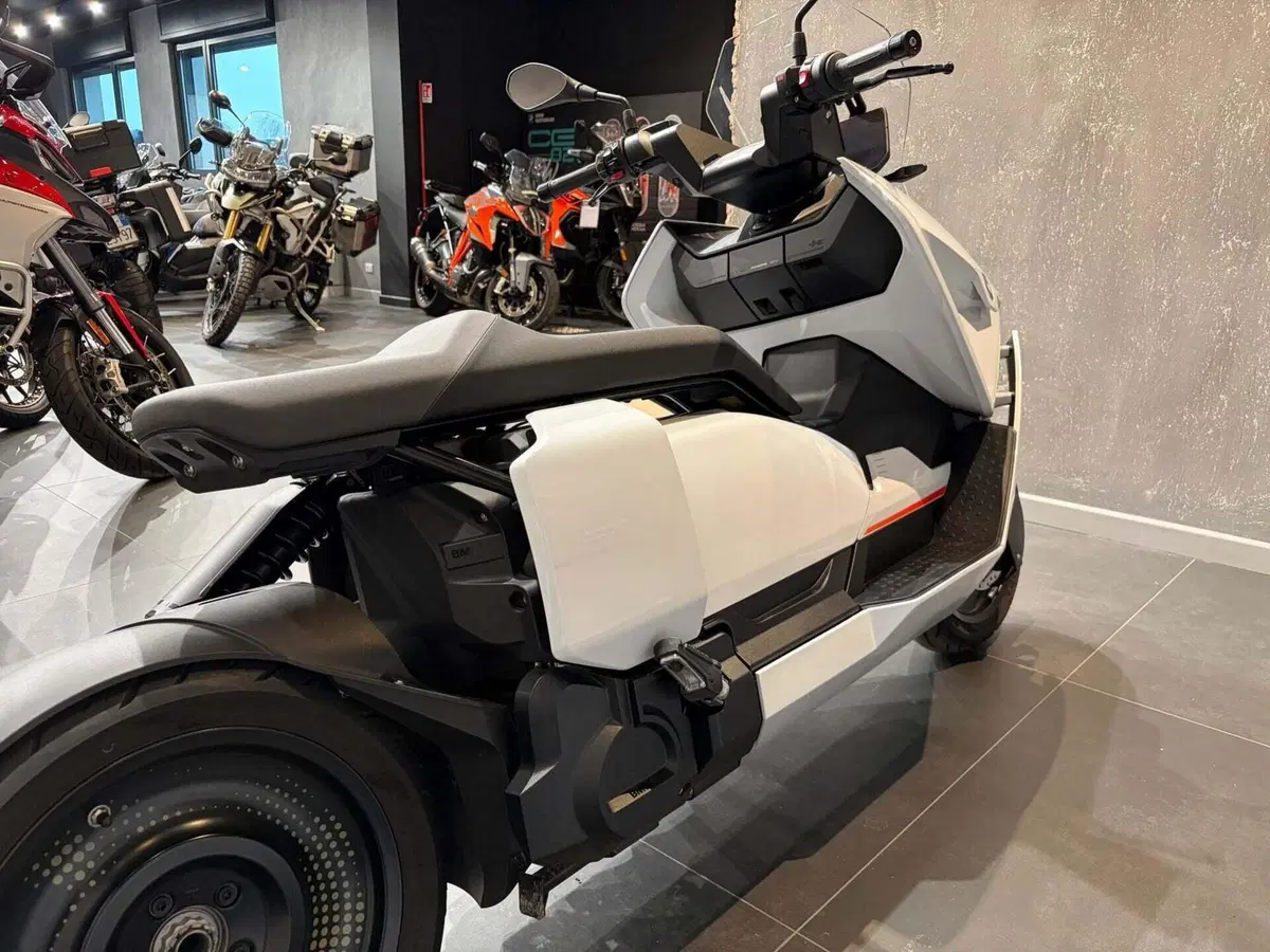 Bmw CE 04 (2021 - 25) (6)