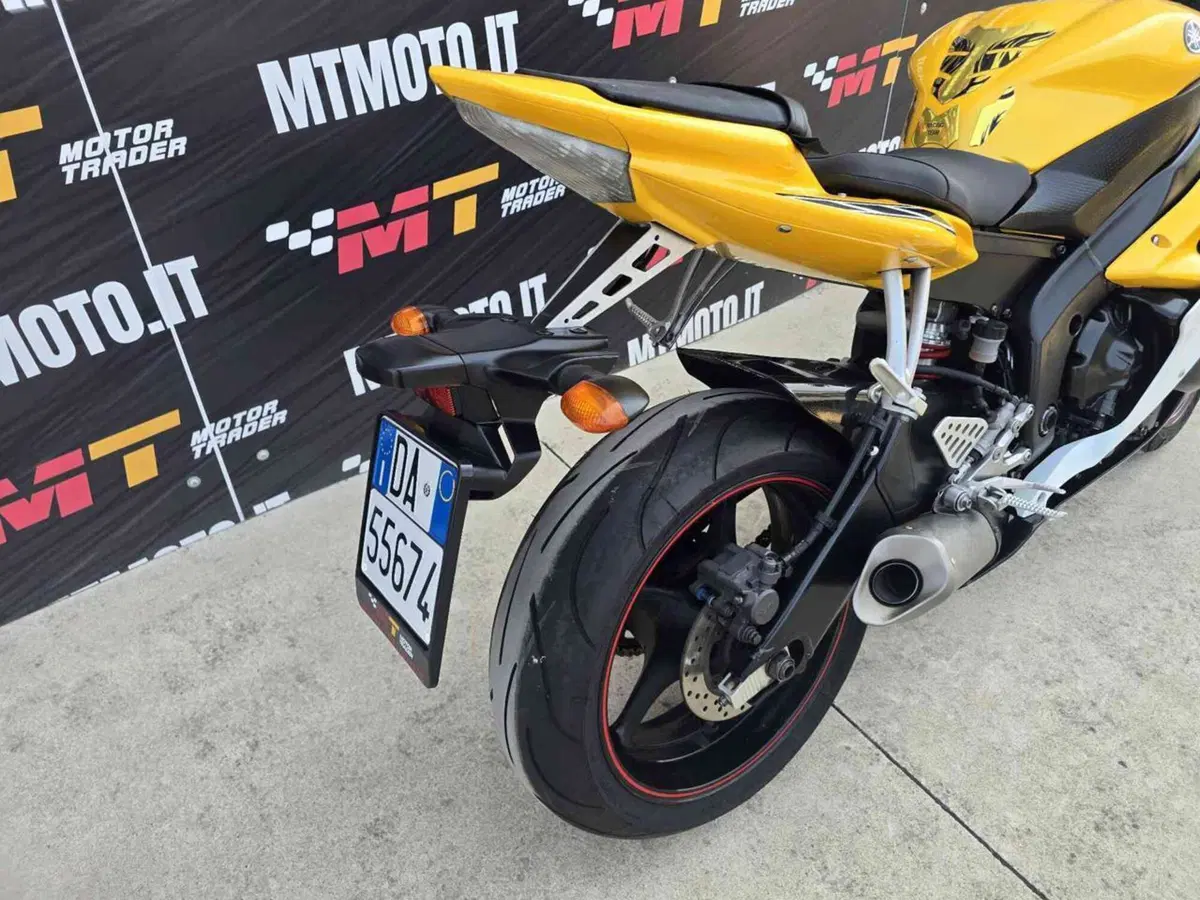Yamaha YZF R6 (2006 - 07) (5)
