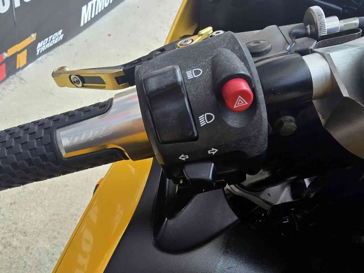 Yamaha YZF R6 (2006 - 07) (17)