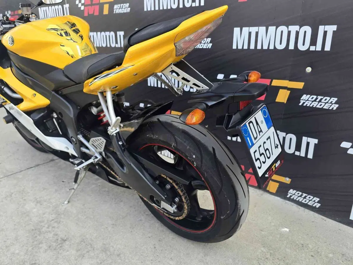 Yamaha YZF R6 (2006 - 07) (6)