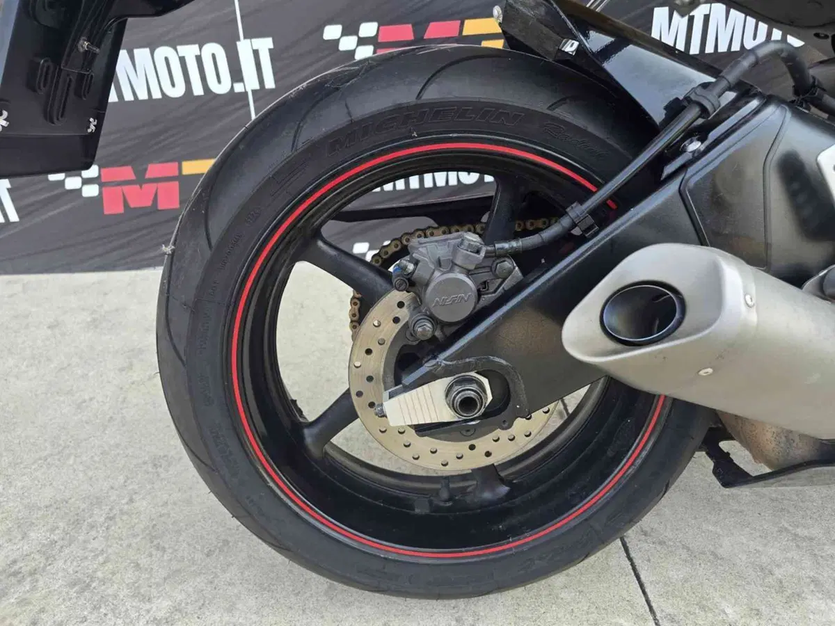 Yamaha YZF R6 (2006 - 07) (12)