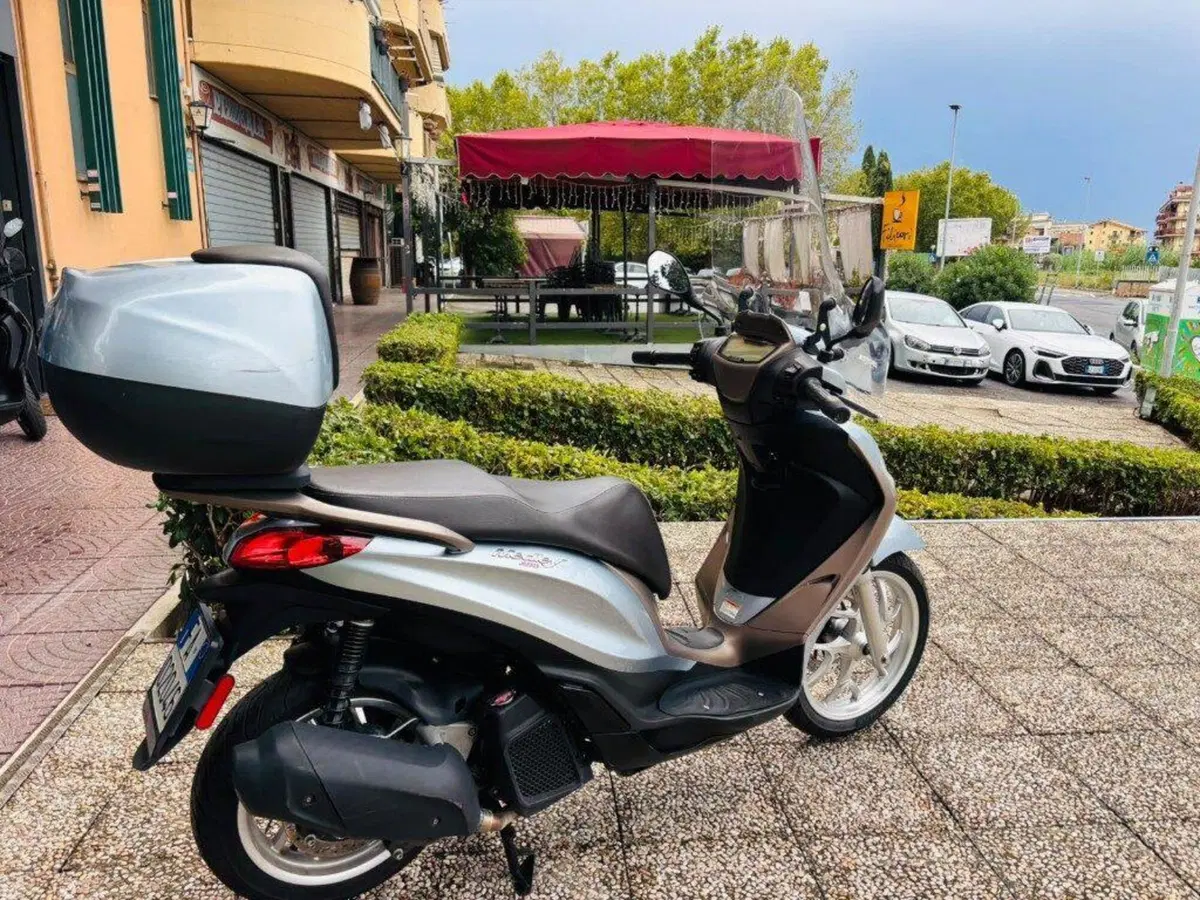 Piaggio Medley 150 ABS (2021 - 25) (5)