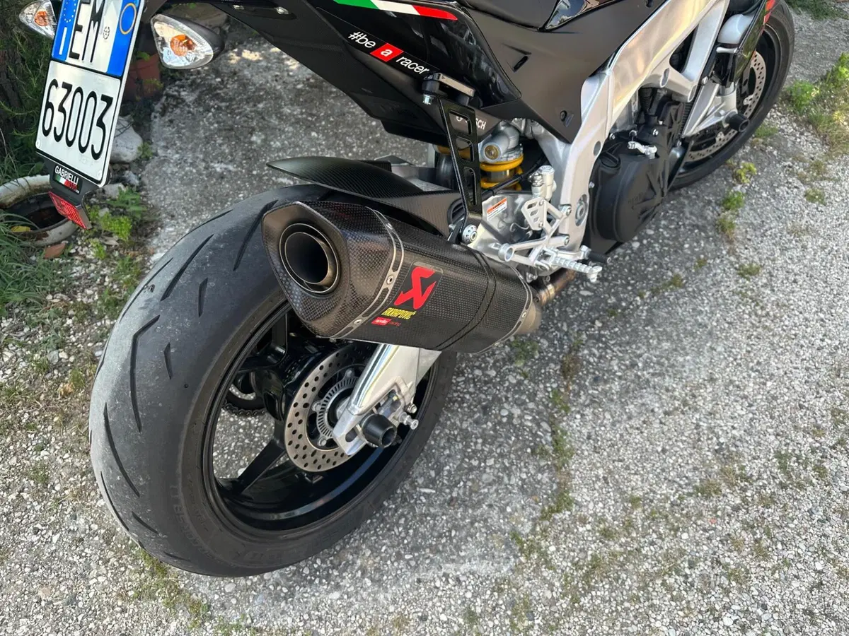 Aprilia Tuono V4 RR (2017 - 18) (3)