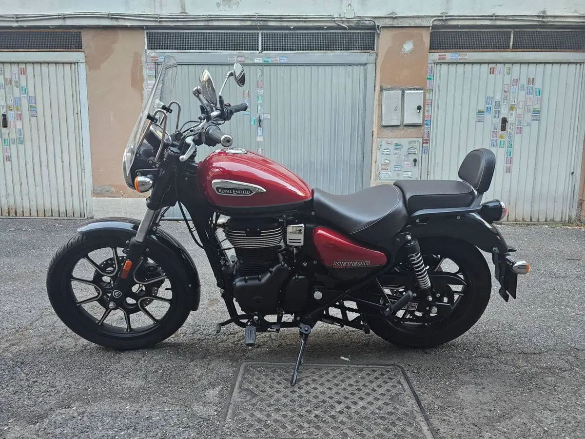 Royal Enfield Meteor 350 (2021 - 26) (3)