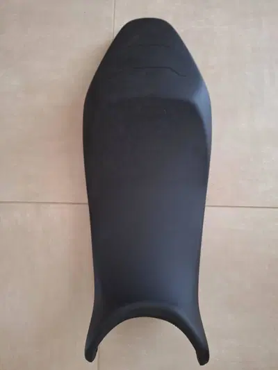 Sella ribassata per moto Triumph