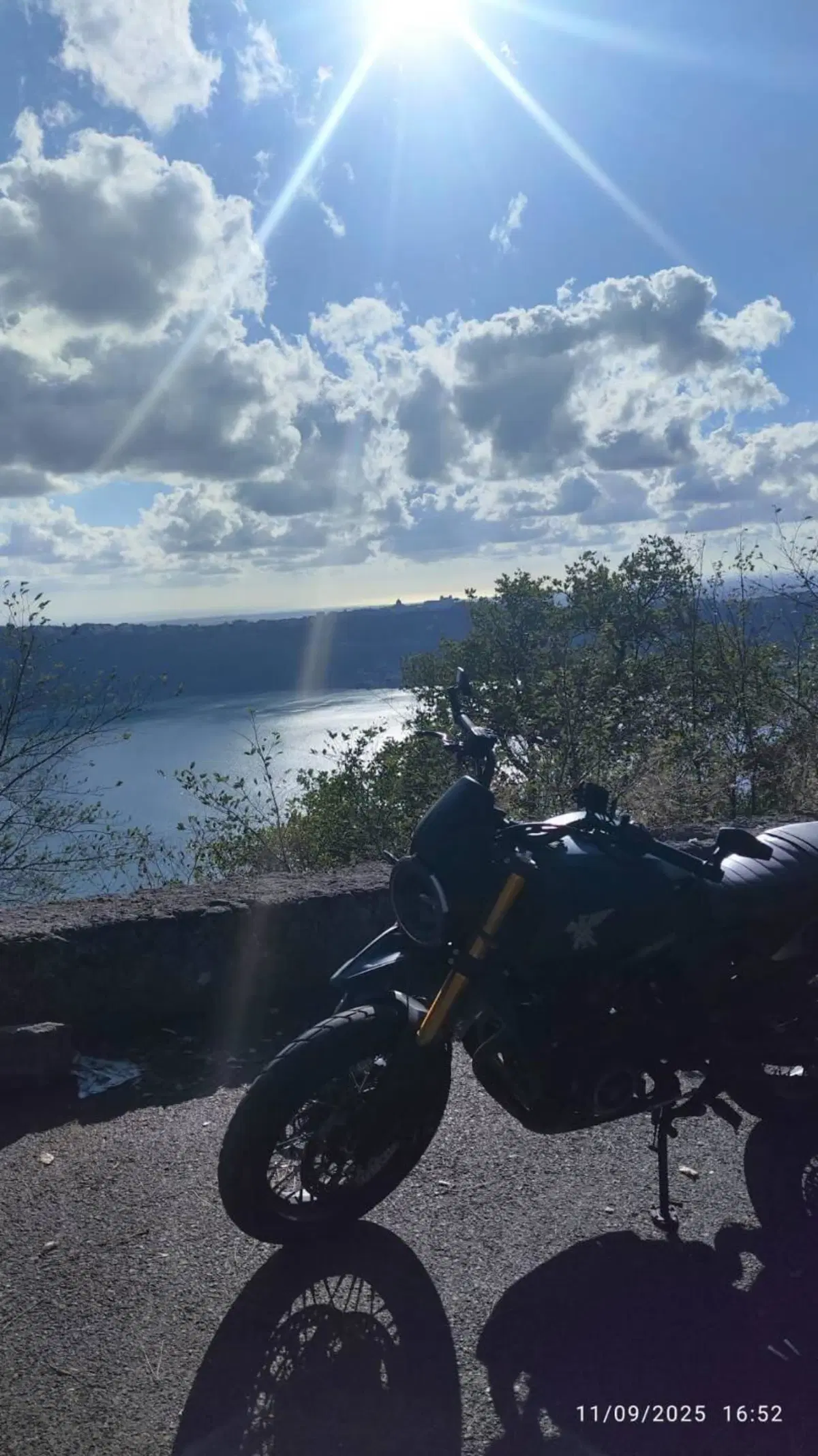 Moto Morini SEIEMMEZZO SCR (2022 - 26) (6)