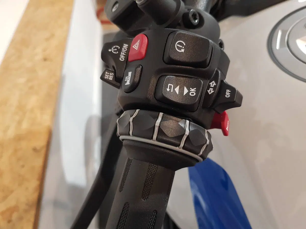 Bmw R 12 G/S (2026 - 27) (12)