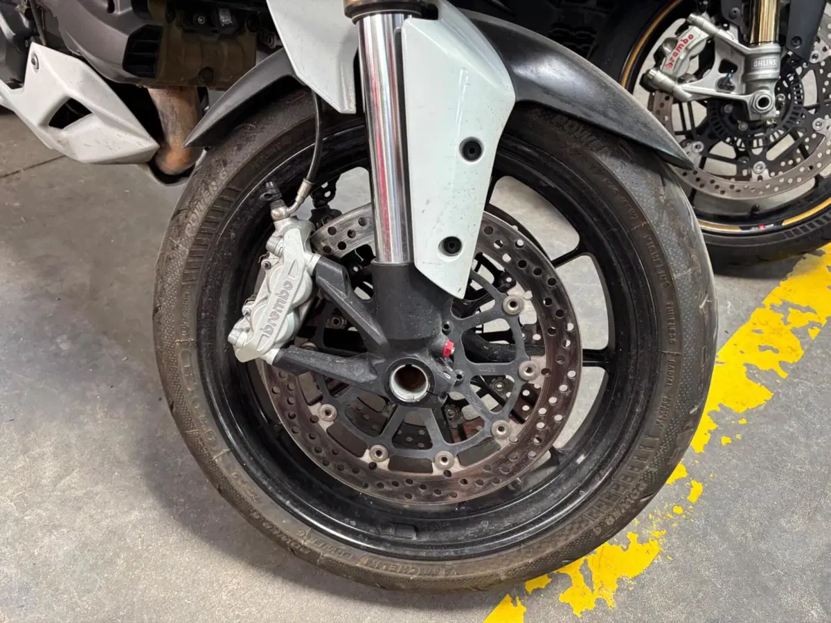 Ducati Multistrada 1200 ABS (2010 - 12) (4)