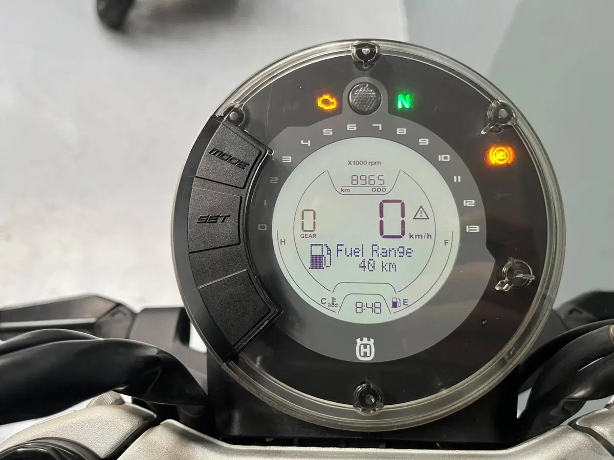 Husqvarna Svartpilen 125 (2021 - 23) (4)