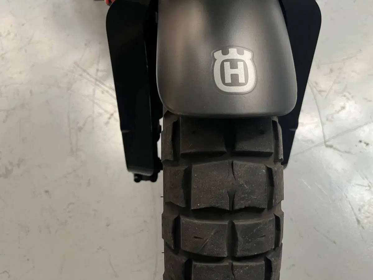 Husqvarna Svartpilen 125 (2021 - 23) (7)