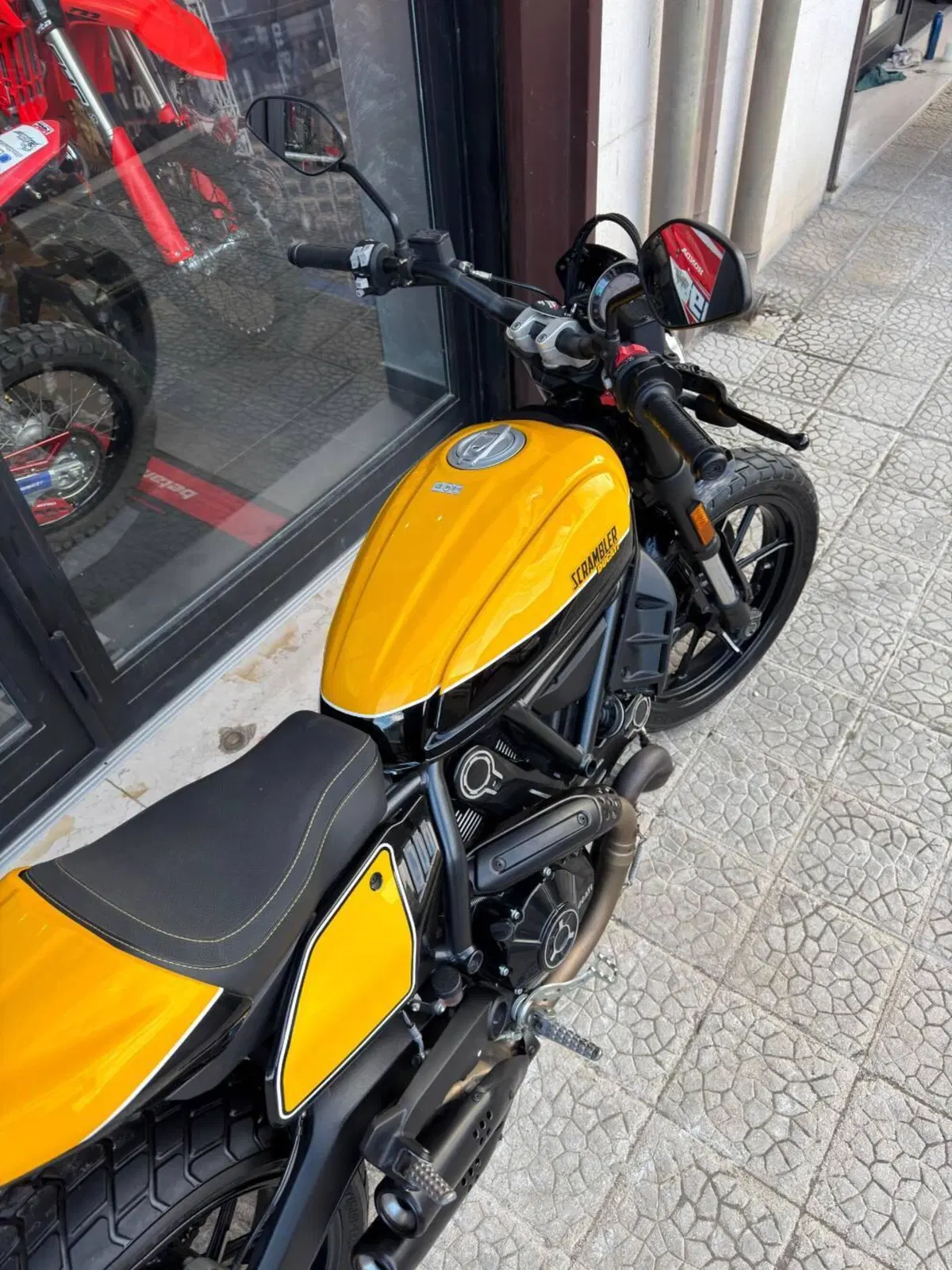 Ducati Scrambler 800 Full Throttle (2017 - 21) (4)