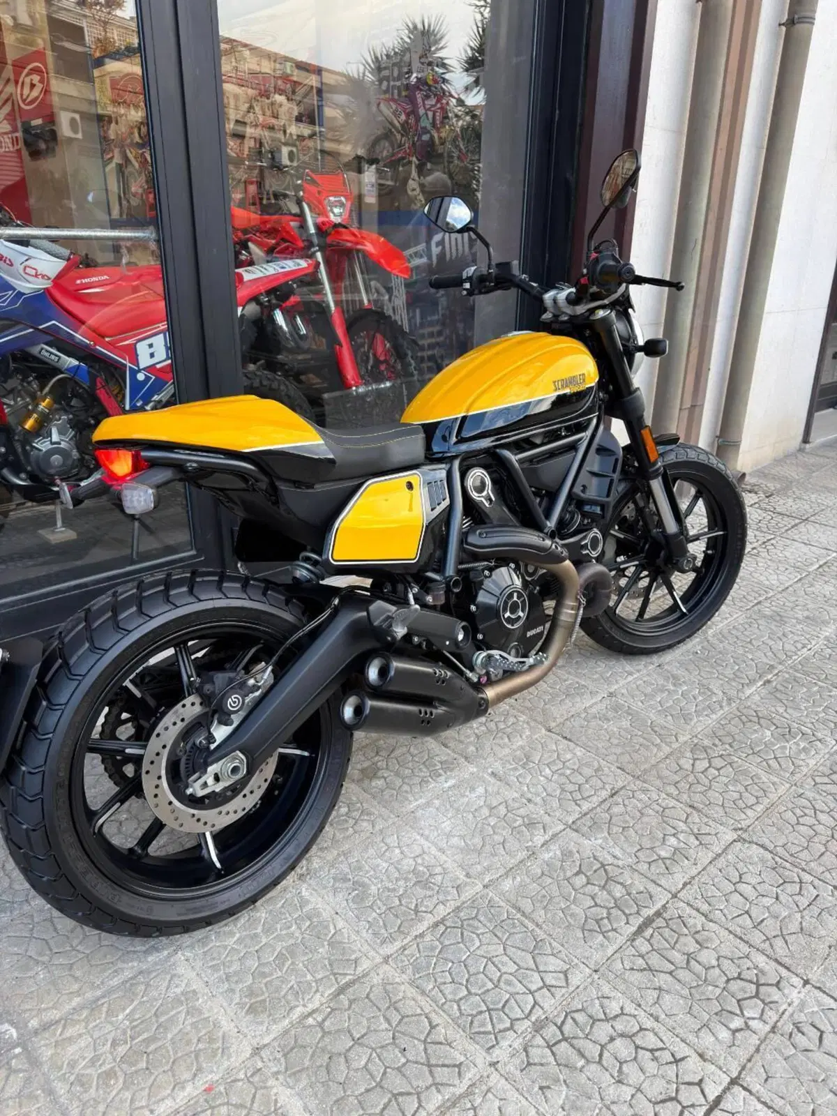 Ducati Scrambler 800 Full Throttle (2017 - 21) (5)