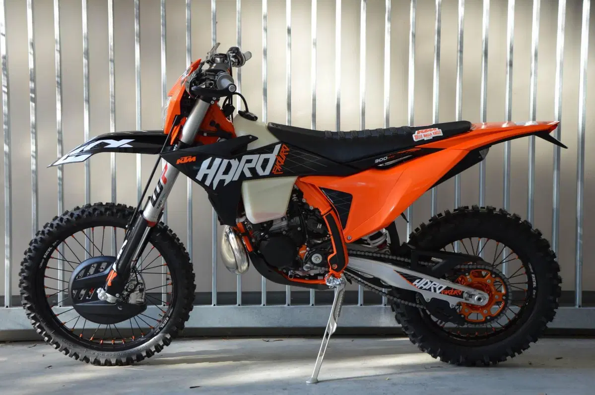 KTM 300 EXC Hardenduro (2027) (6)