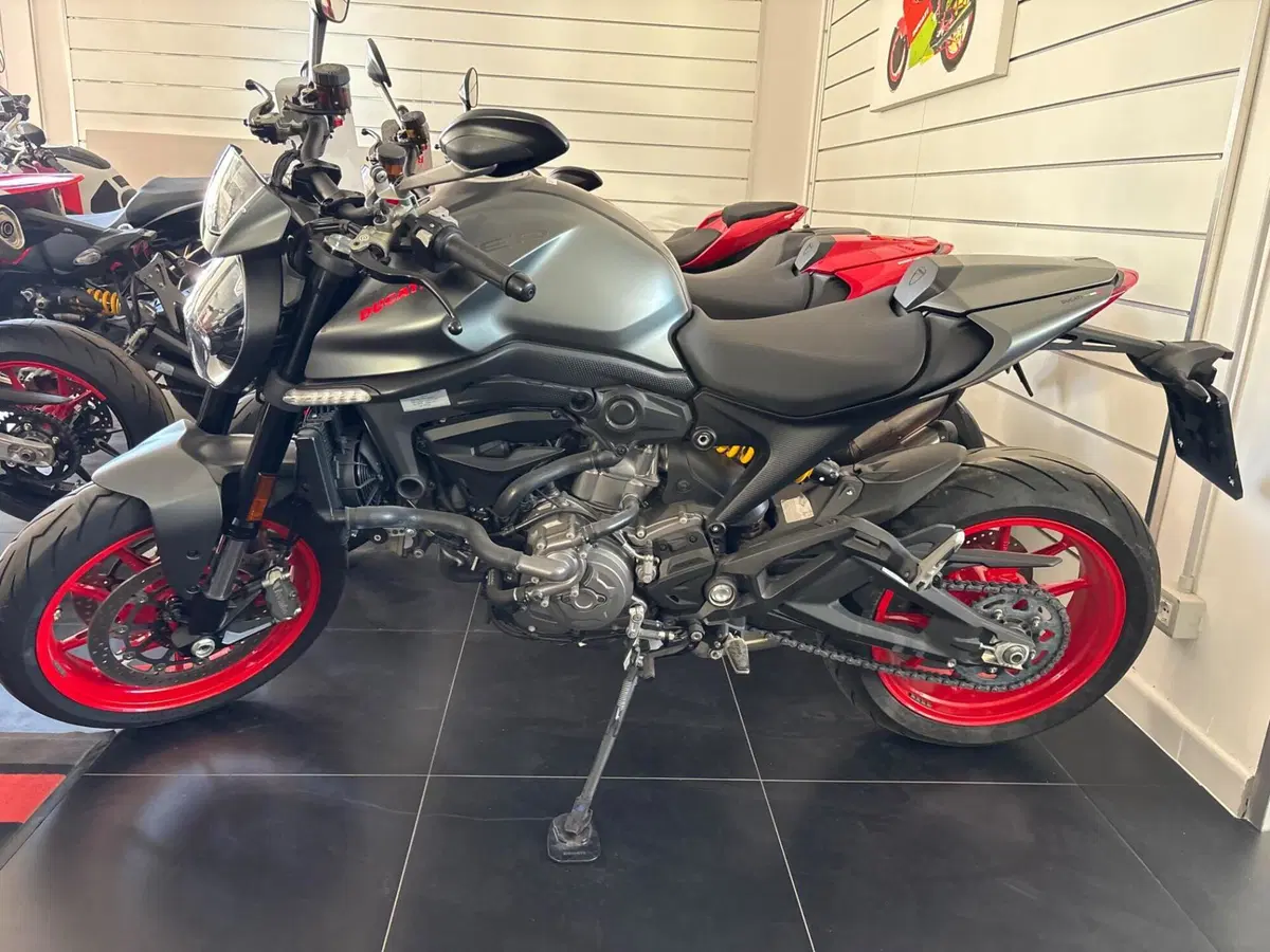 Ducati Monster 937 + (2021 - 25) (6)