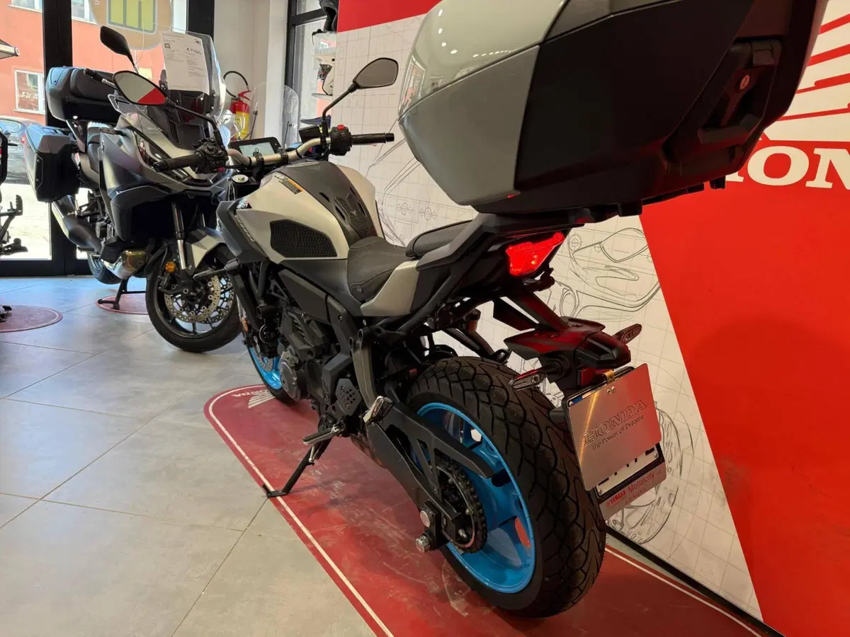 Yamaha MT-07 Y-AMT (2025 - 26) (7)