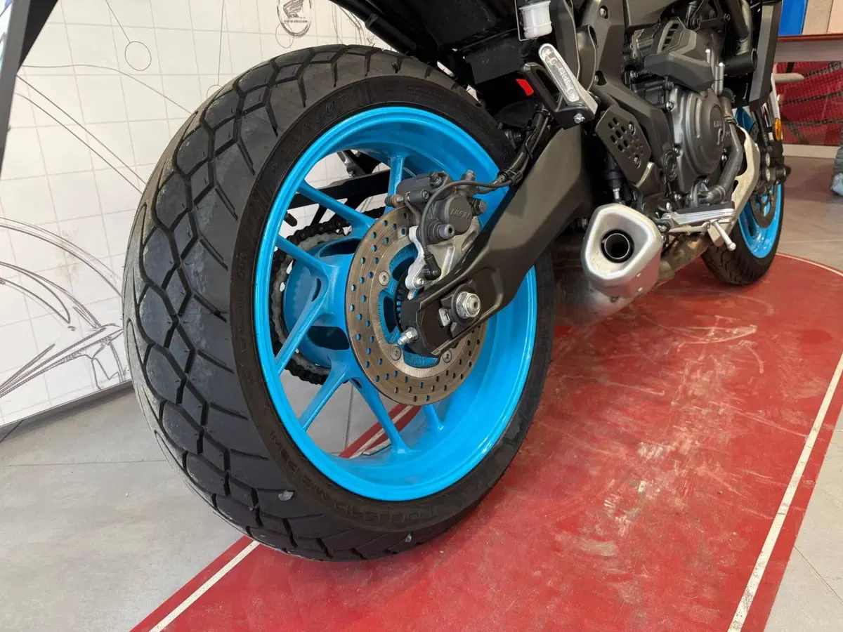 Yamaha MT-07 Y-AMT (2025 - 26) (9)